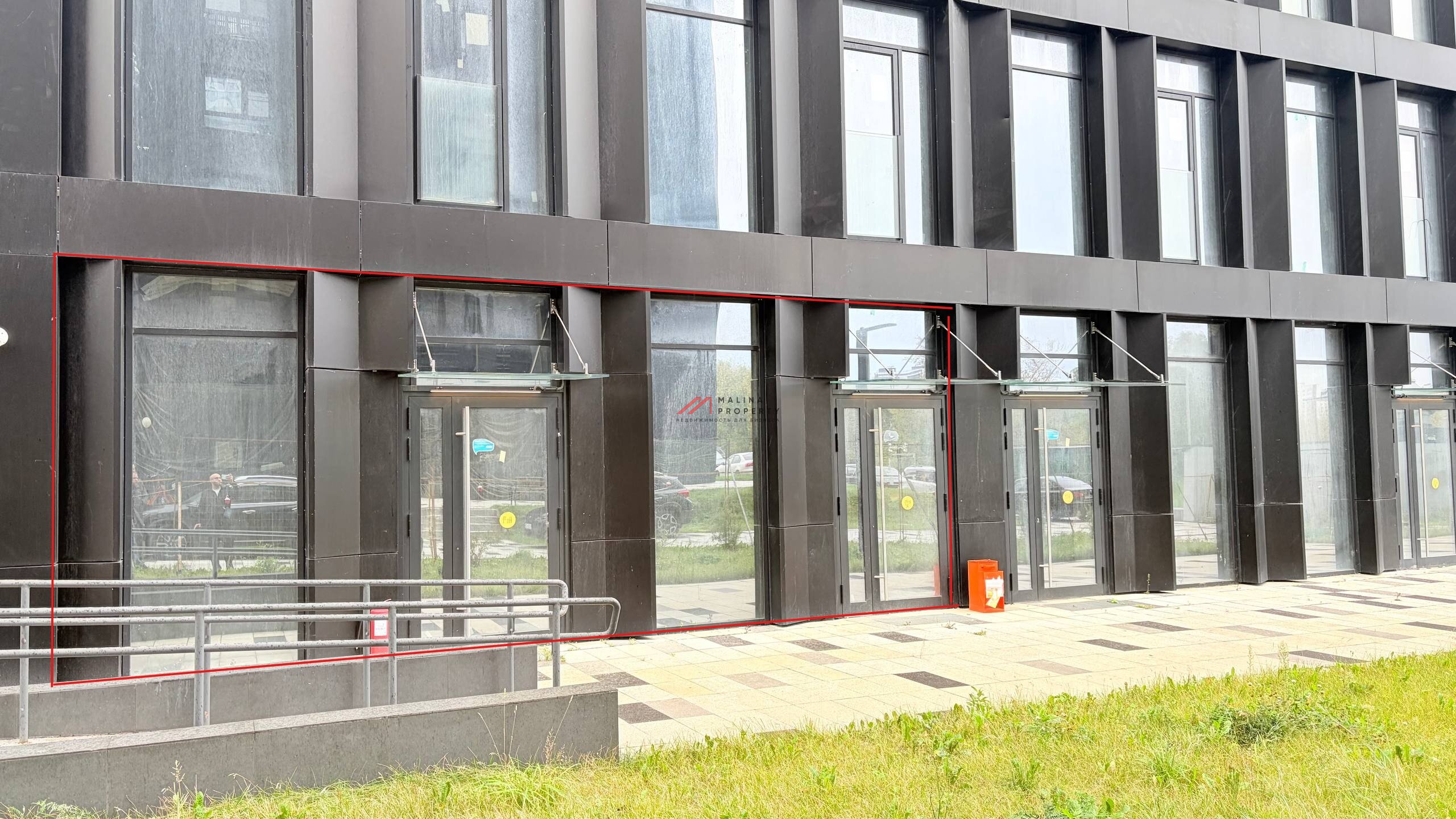 Продажа торгового помещения в ЖК "Светланова"