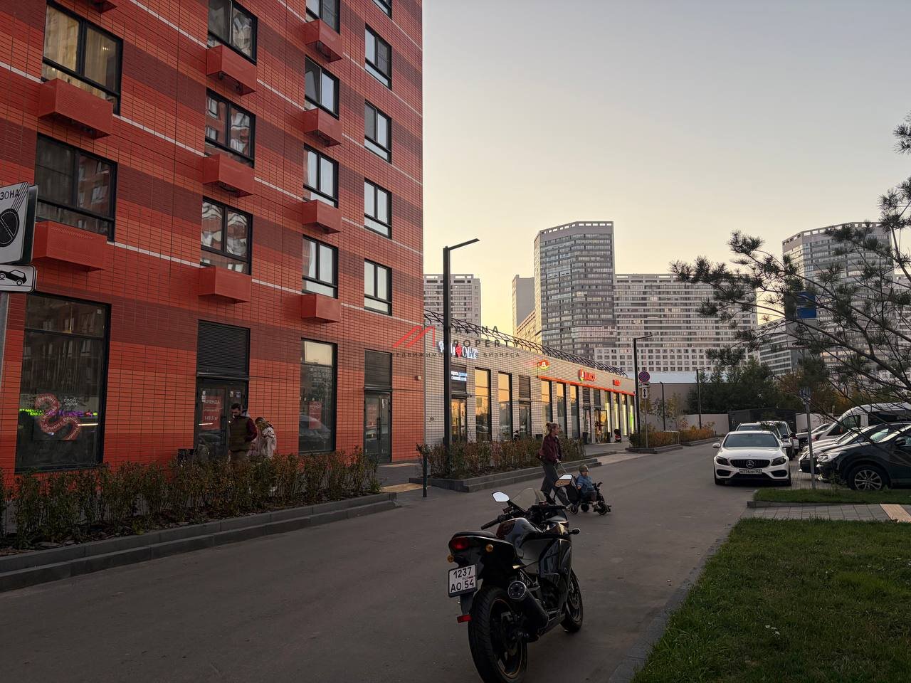 Продажа помещения с магазином Дикси в ЖК "Второй Нагатинский"