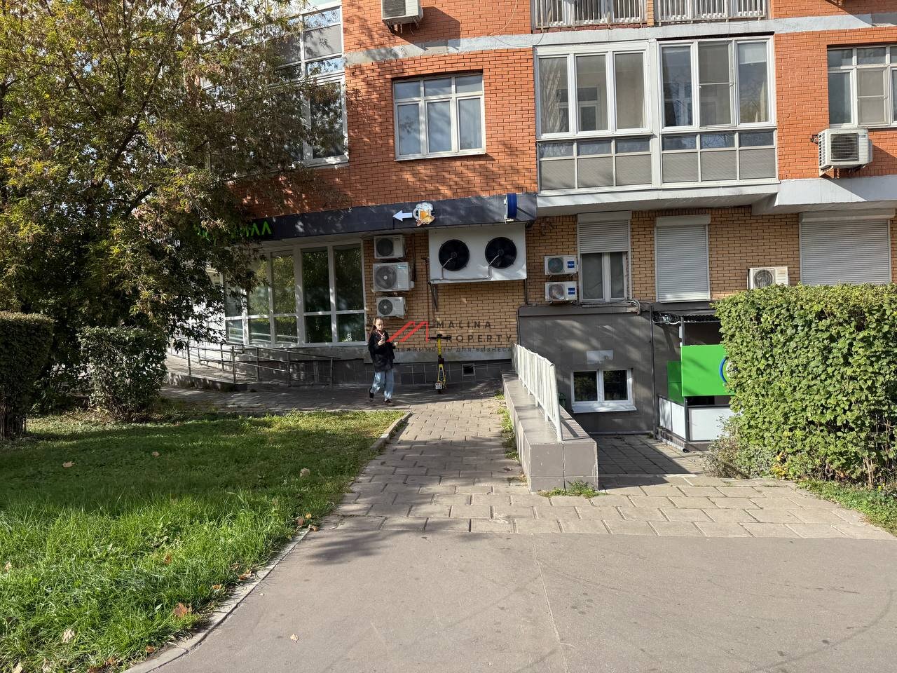 Продажа помещения с арендаторами, окупаемость 10 лет