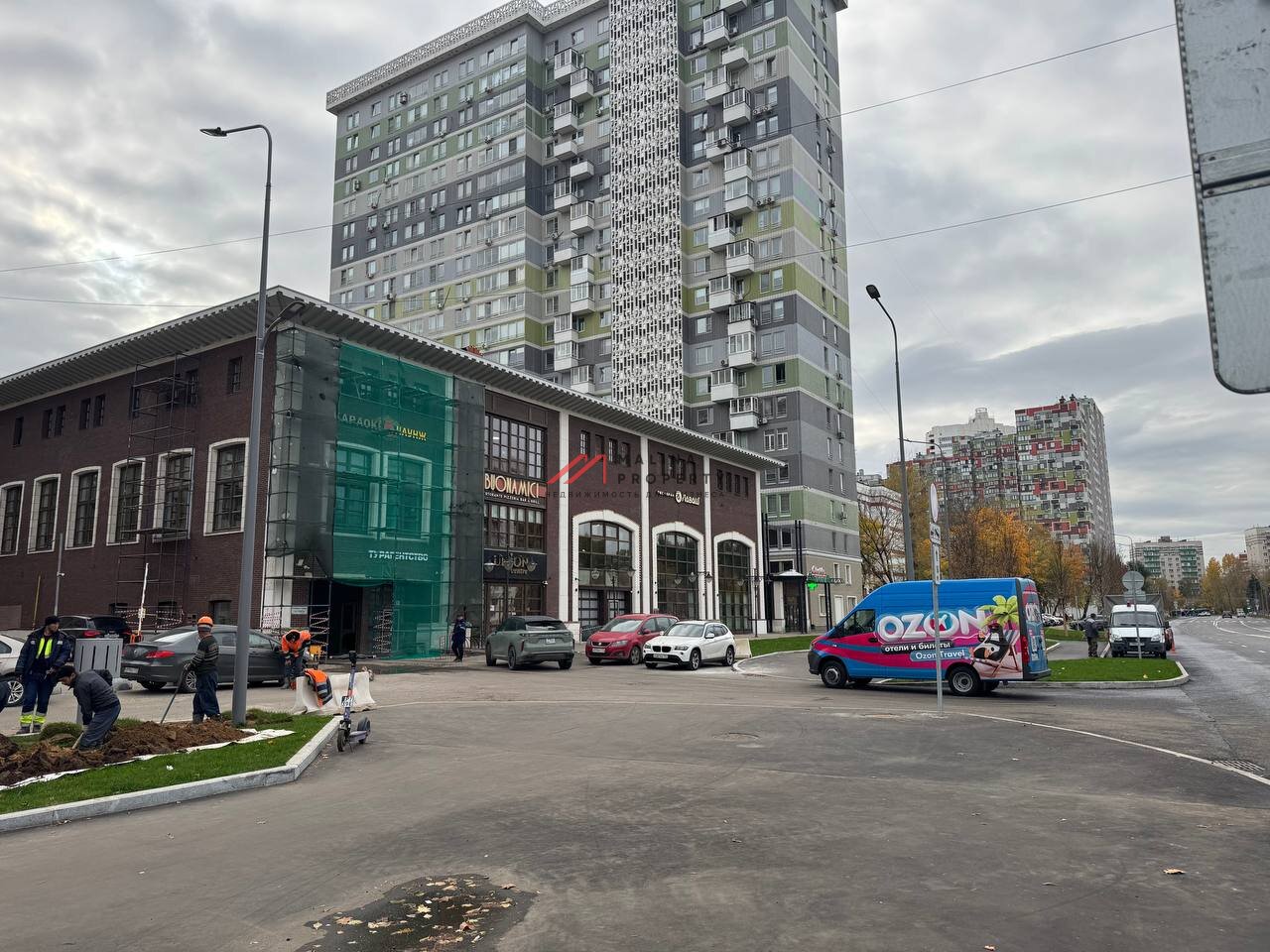 Продажа торгово-офисного центра на выходе из метро