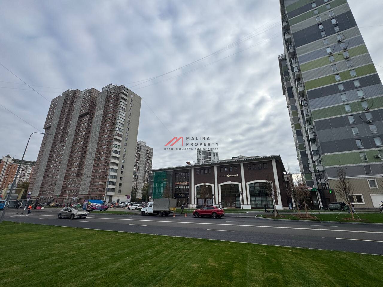 Продажа торгово-офисного центра на выходе из метро