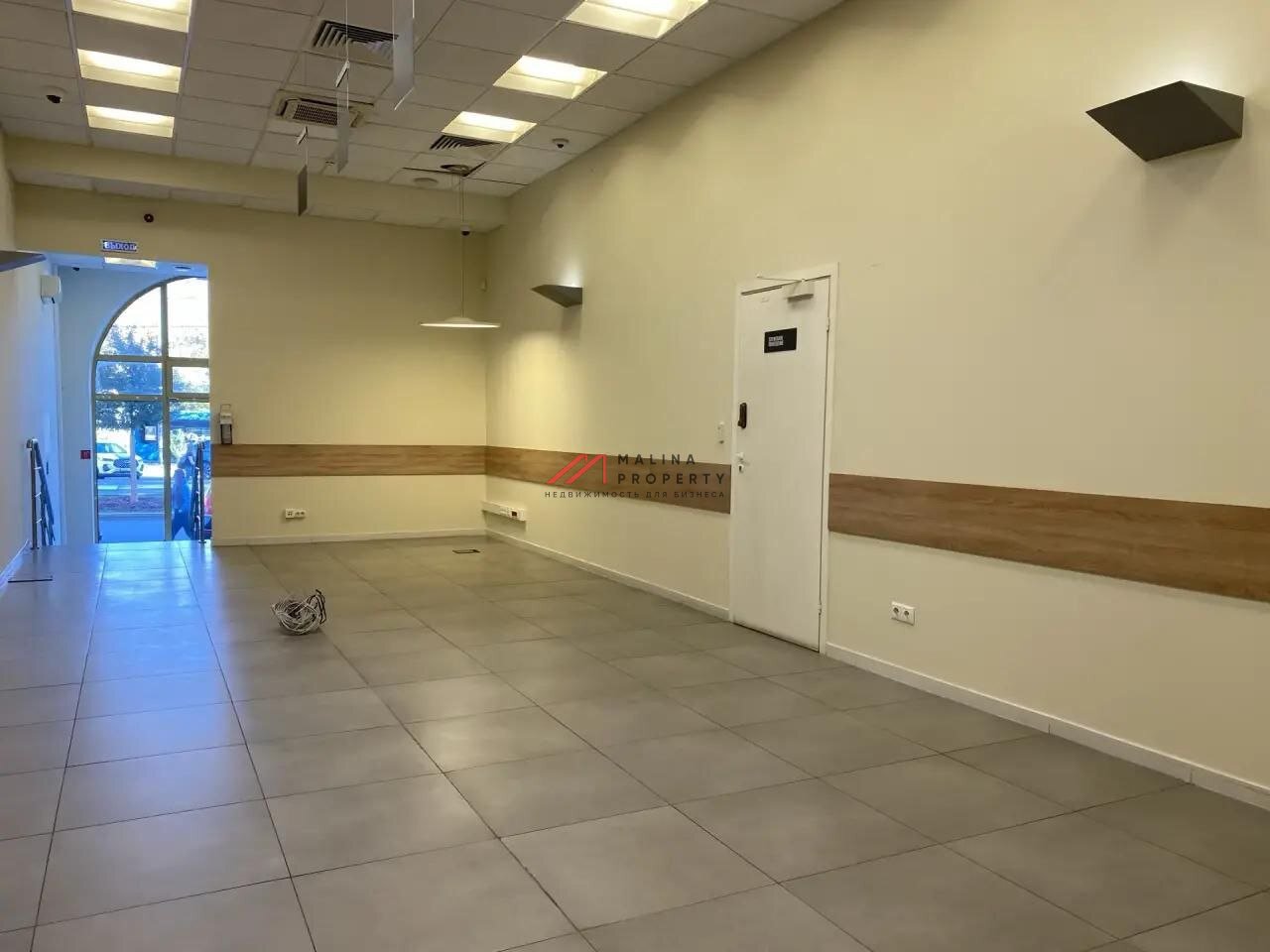 Аренда нежилого помещения на выходе из метро Университет
