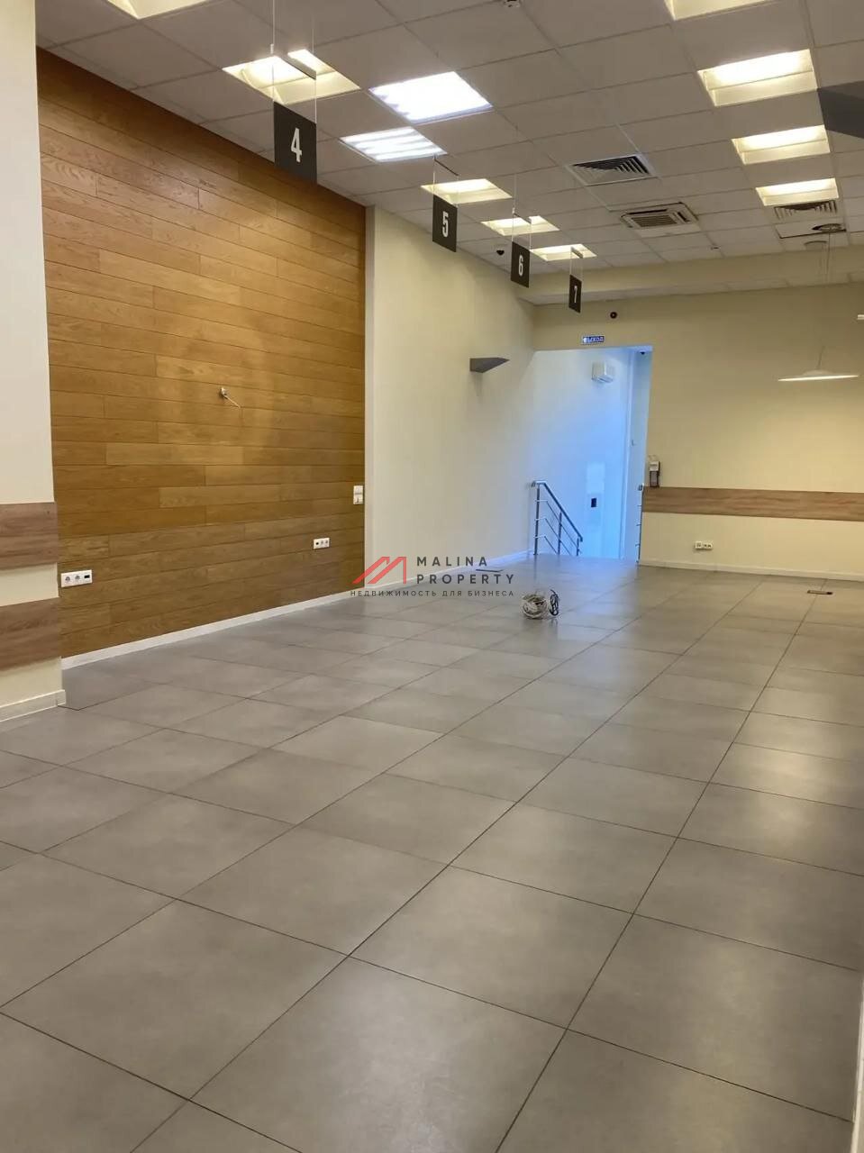 Аренда нежилого помещения на выходе из метро Университет