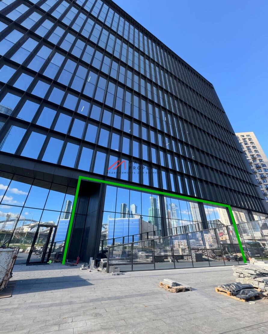 Продажа торгового помещения в БЦ PORTA