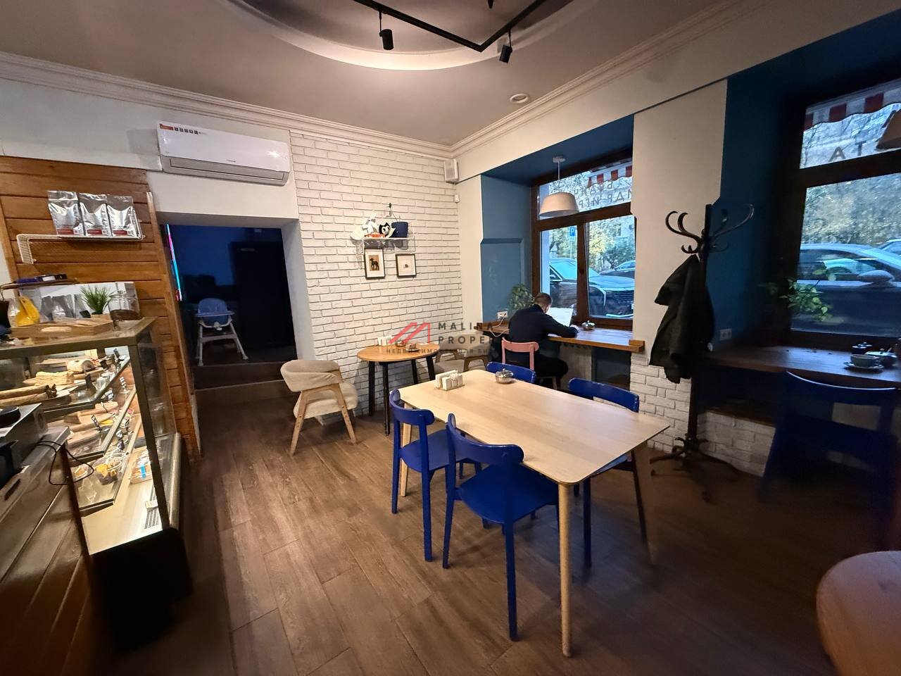 Продажа помещения с арендатором кафе «White Fox cafe» на Плющихе