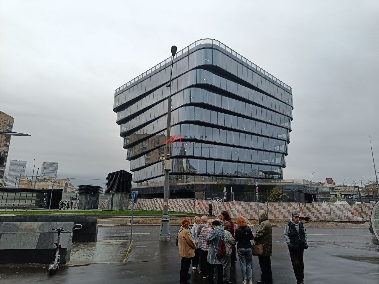 Продажа торгового помещения в бизнес центре Twist