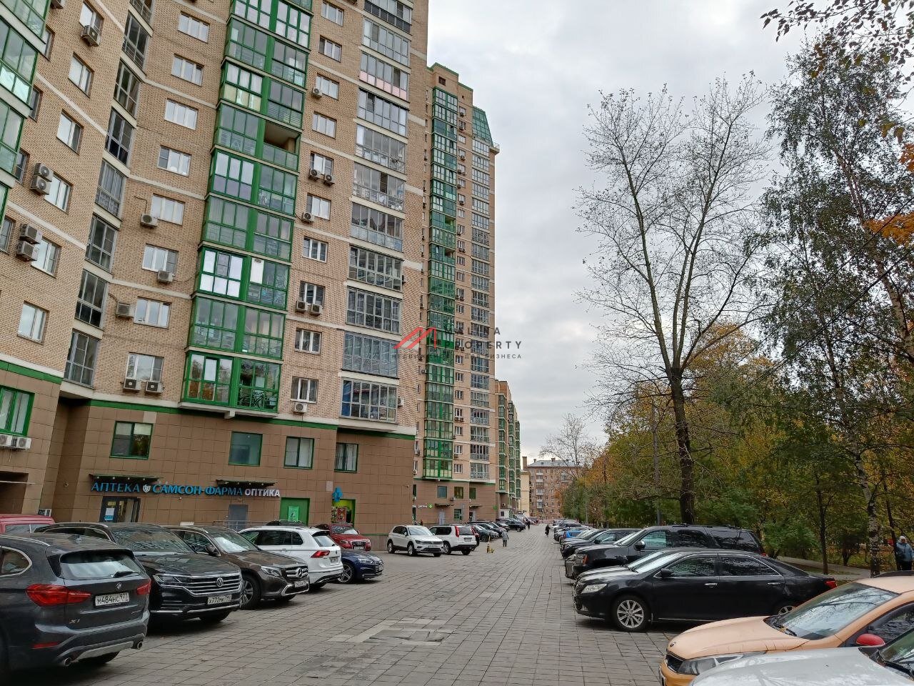 Продажа торгового помещения с арендатором ВинГараж на Бажова