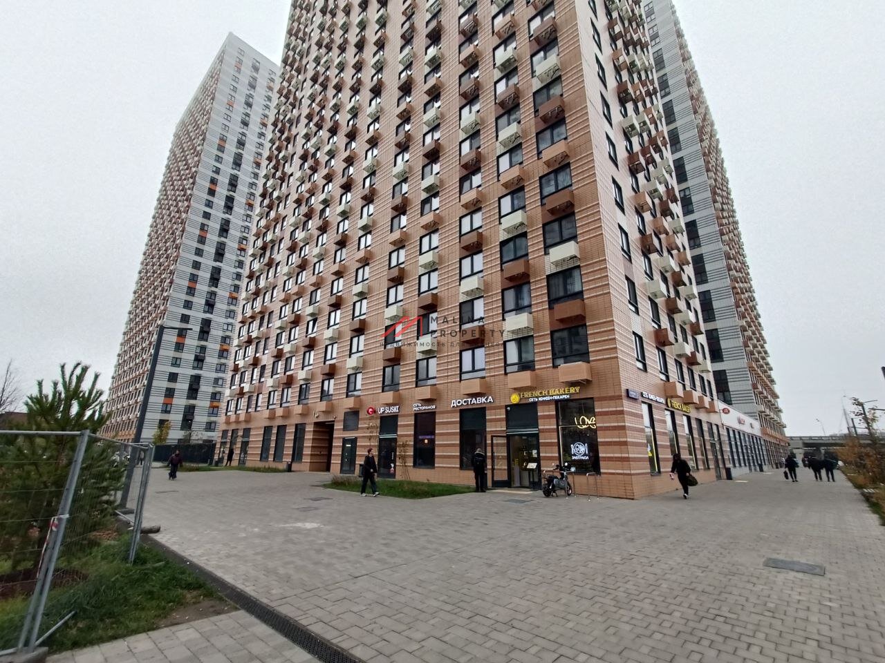 Продажа торгового помещения в ЖК "Амурский парк"