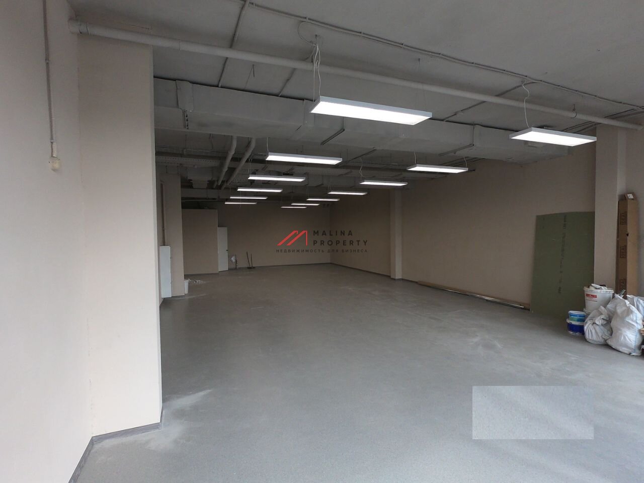 Продажа торгового помещения в бизнес-центре "10"