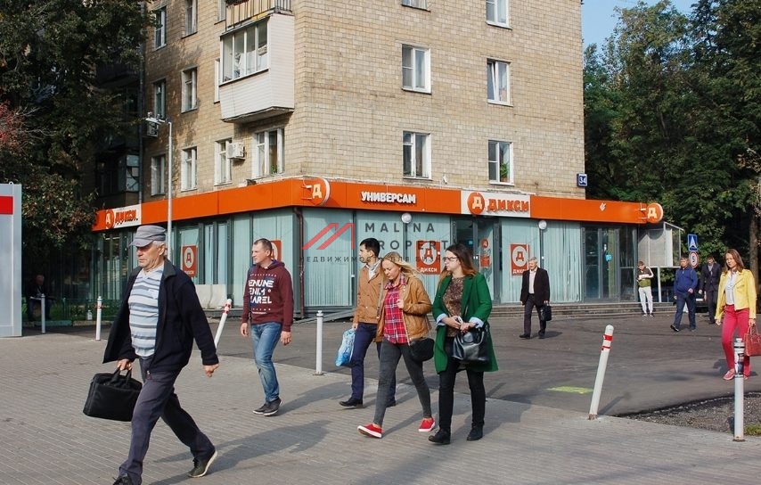 Аренда торгового помещения  на выходе из метро "Перово"