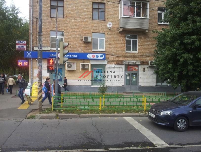 Аренда торгового помещения на 1 линии ул. Сеславинская, на выходе из метро!
