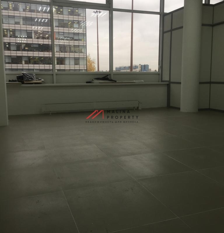 Аренда торгового помещения в БЦ "Порт Плаза"
