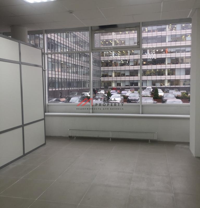 Аренда торгового помещения в БЦ "Порт Плаза"