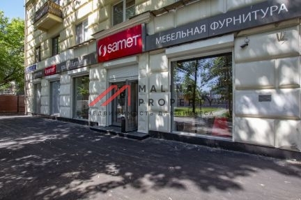 Продажа торгового помещения на  Бережковской набережной