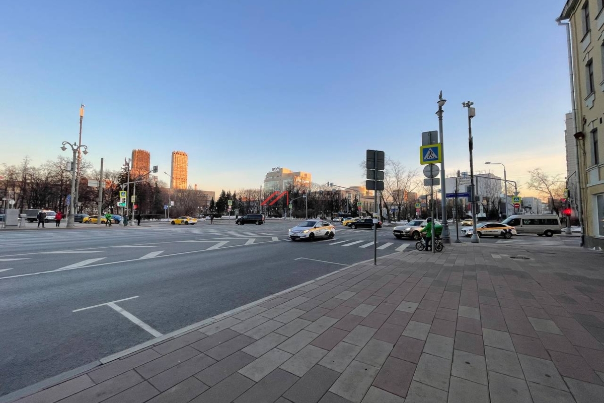 Продажа помещения с арендаторами на Серпуховской