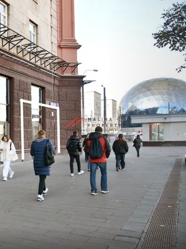 Продажа помещения с арендатором магазин "Кроссовки без правил"