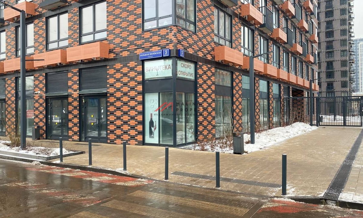 Продажа торгового помещения в ЖК Западный Порт