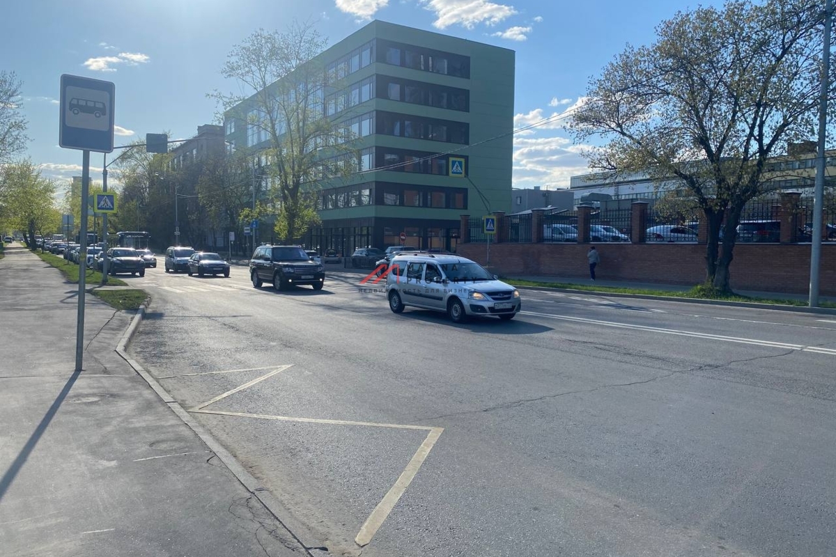 Продажа торгового помещения в административном здании