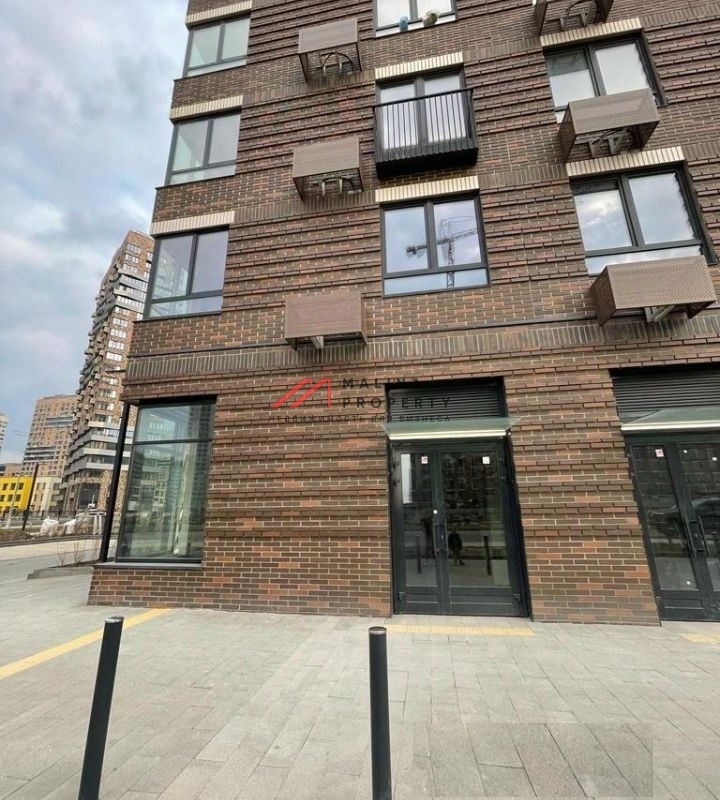 Аренда торгового помещения на первой линии 