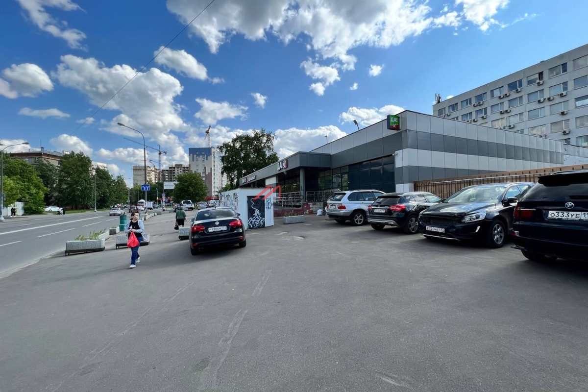 Продажа торгового здания с супермаркетом ДА