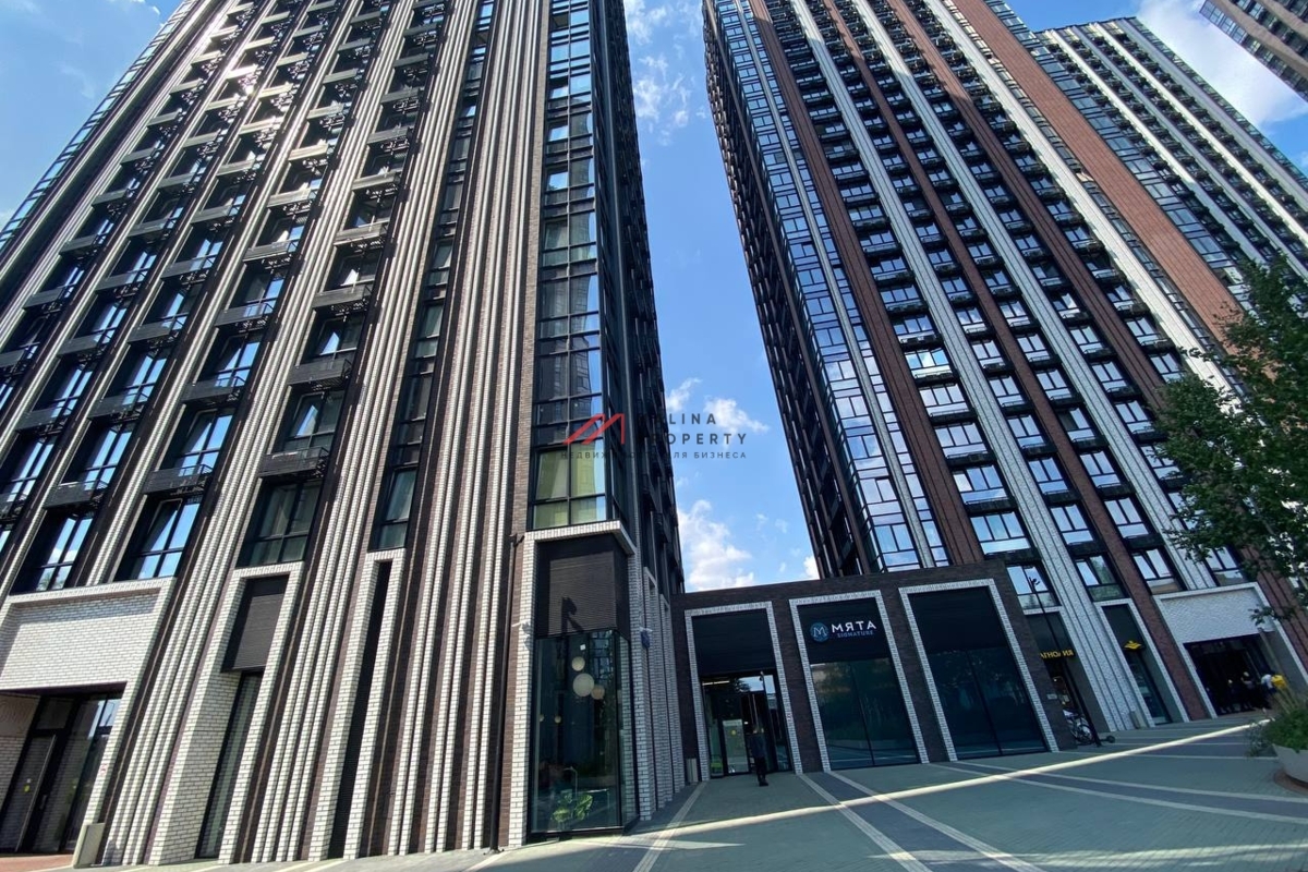 Продажа торгового помещения в новостройке с ремонтом