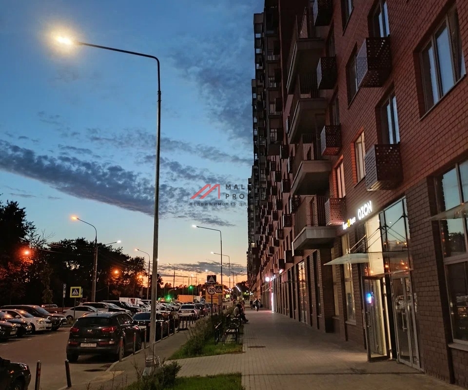 Продажа торгового помещения на 1-й линии домов в ЖК Новотомилино