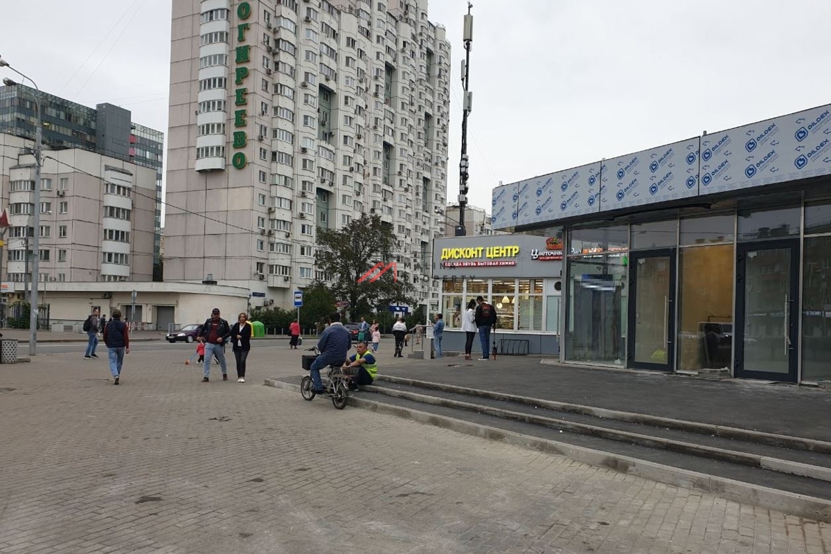 Продажа коммерческого помещения на выходе из метро Перово