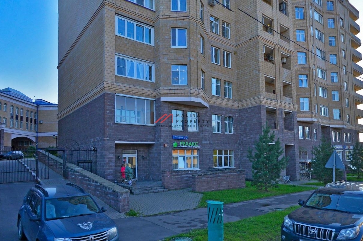 Продажа помещения с салоном красоты в спальном районе Москвы