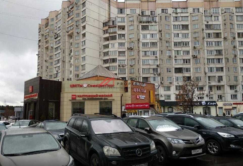 Продажа помещения с арендаторами на Привольной