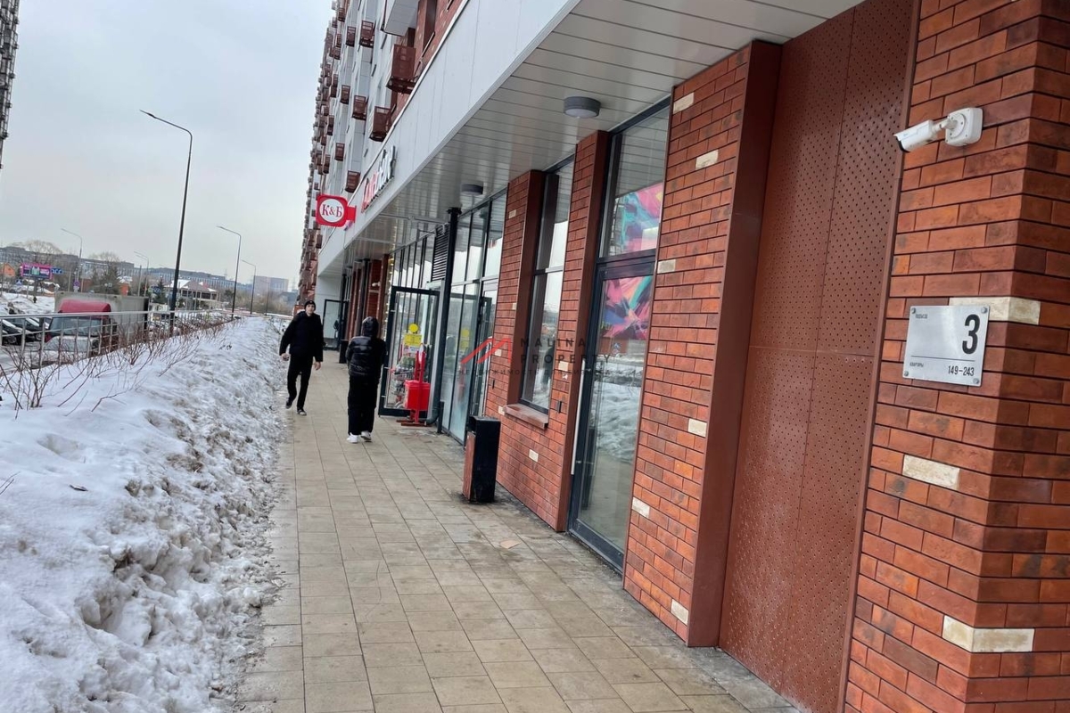 Аренда торгового помещения в новом жилом доме