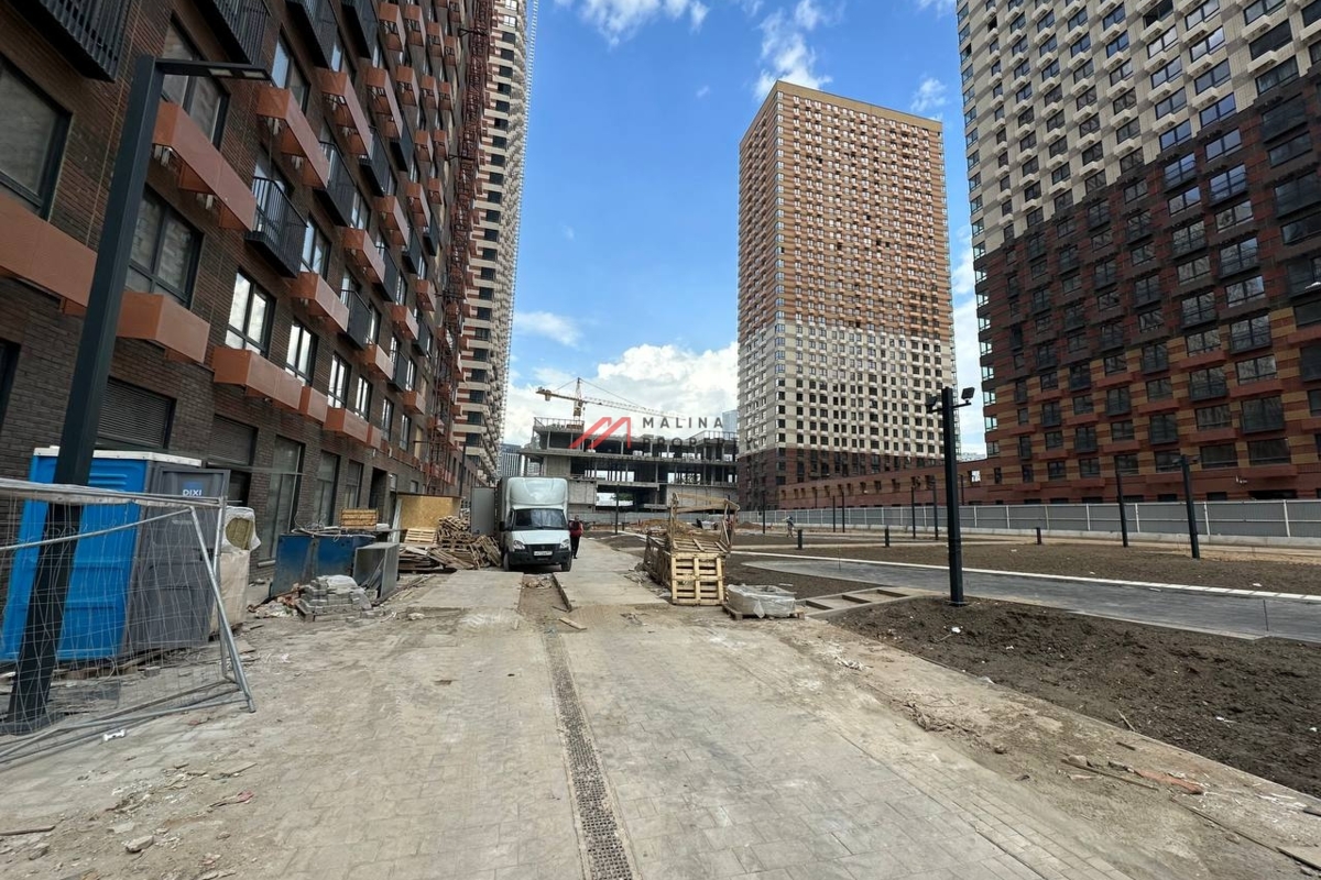 Продажа торгового помещения в жилом комплексе "Матвеевский парк"