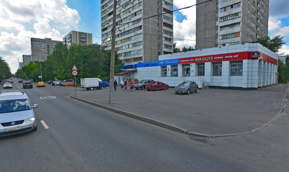 Продажа торгового помещения с арендаторами на улице Сталеваров