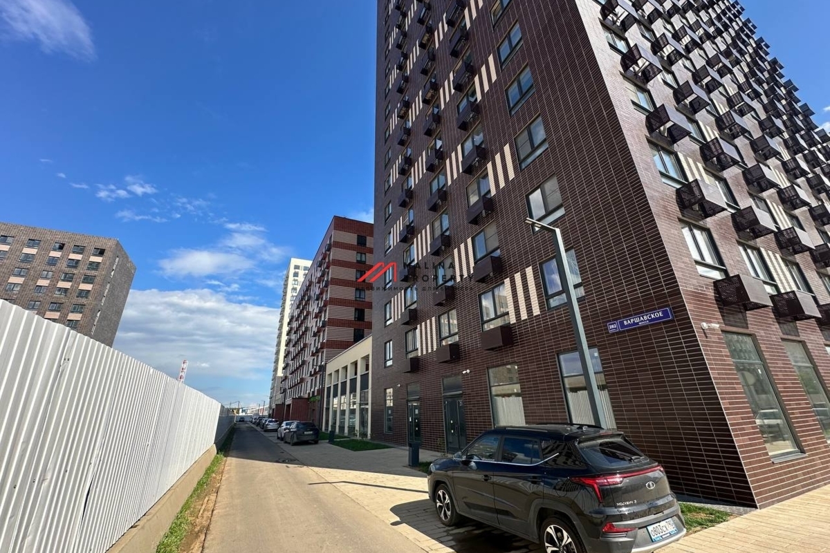 Продажа торгового помещения в центре ЖК "Никольские Луга" 