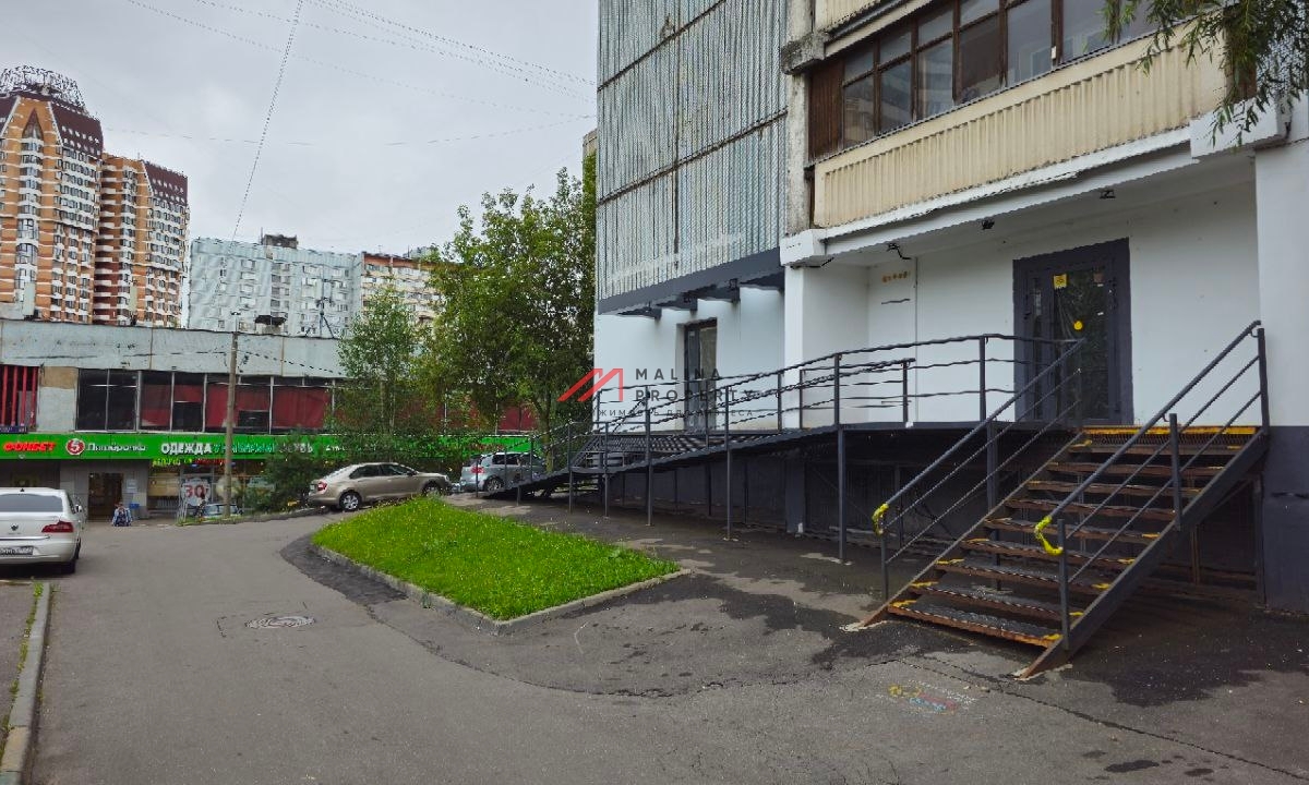 Продажа нежилого помещения с сетевыми арендаторами в Москве