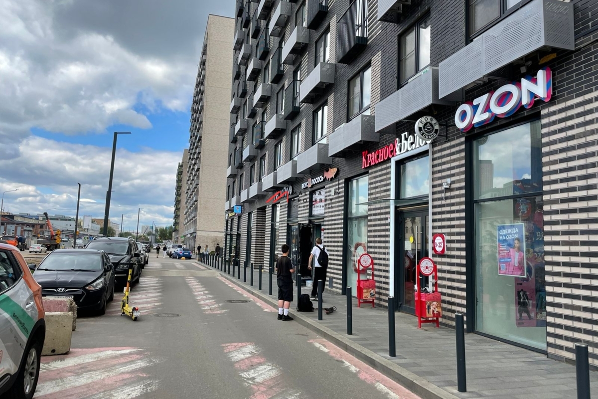 Продажа помещения с арендатором Красное и Белое