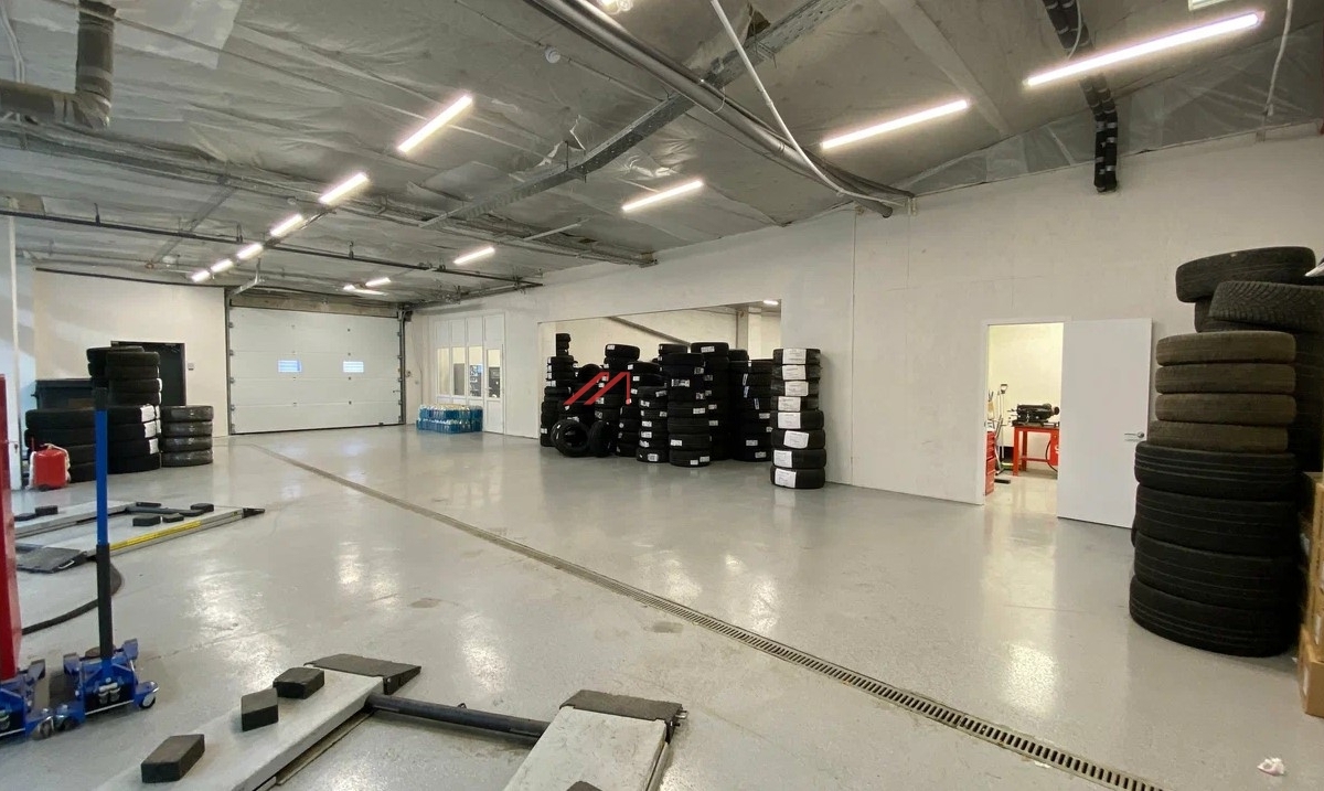 Продажа помещения с арендатором автосервис