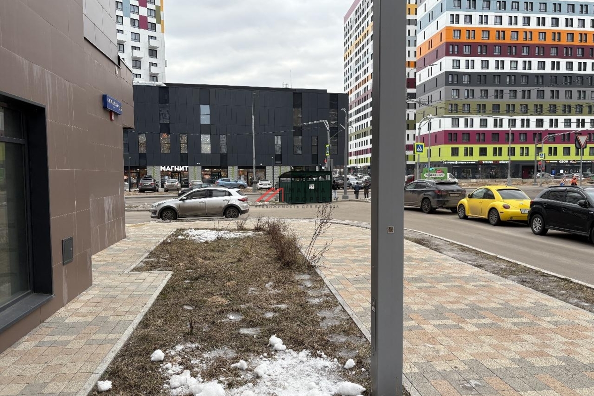 Аренда углового помещения в новом жилом доме