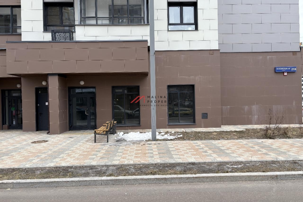 Аренда углового помещения в новом жилом доме