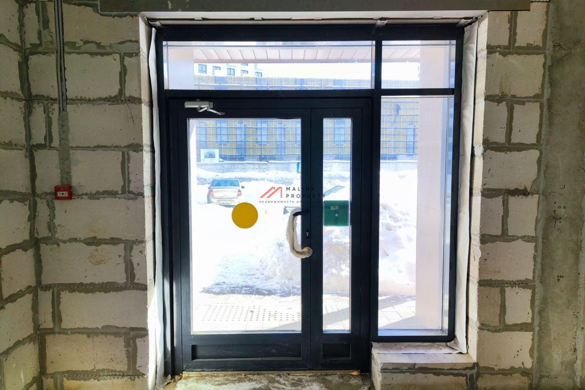 Аренда углового помещения в новом жилом доме