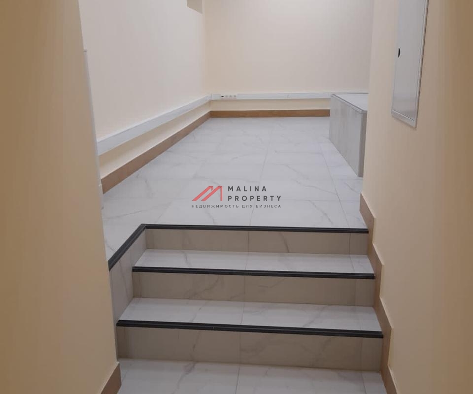 Продажа нежилого помещения с арендаторами