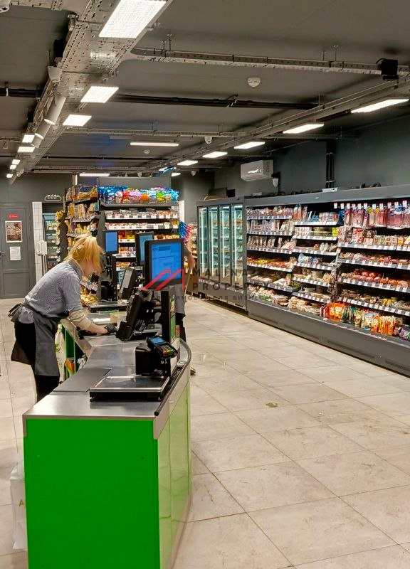 Продажа торгового помещения с магазином "Ярче" 