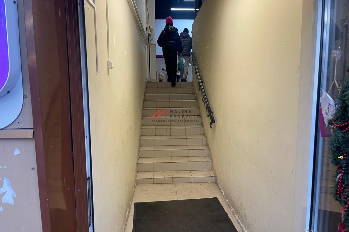 Продажа помещения с арендаторами возле метро