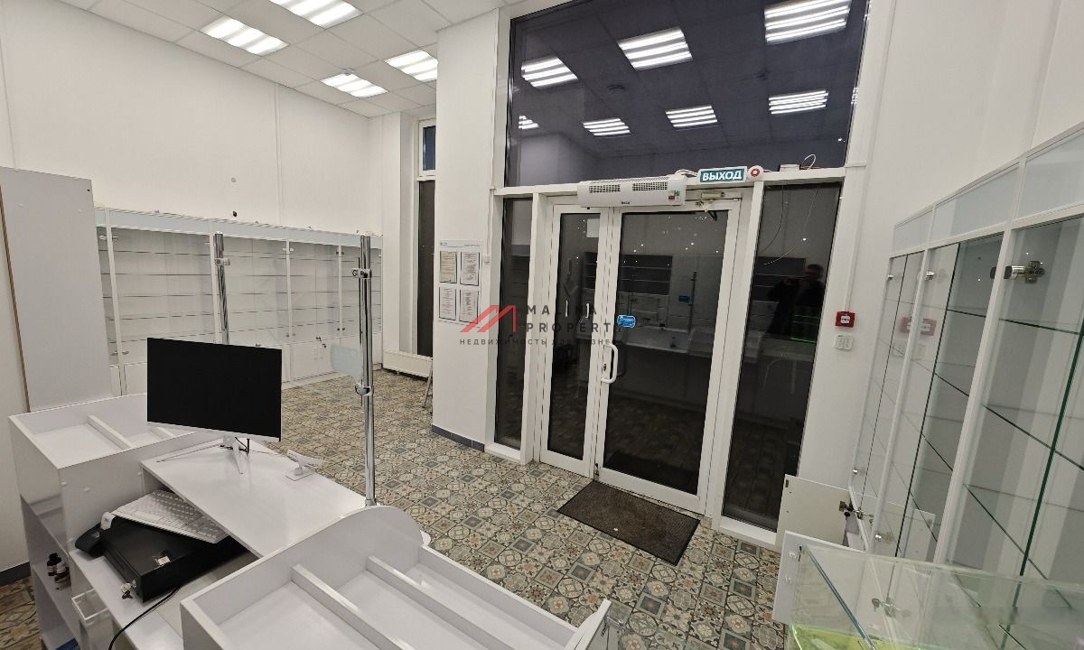 Продажа торгового помещения в ЖК "Лучи" 