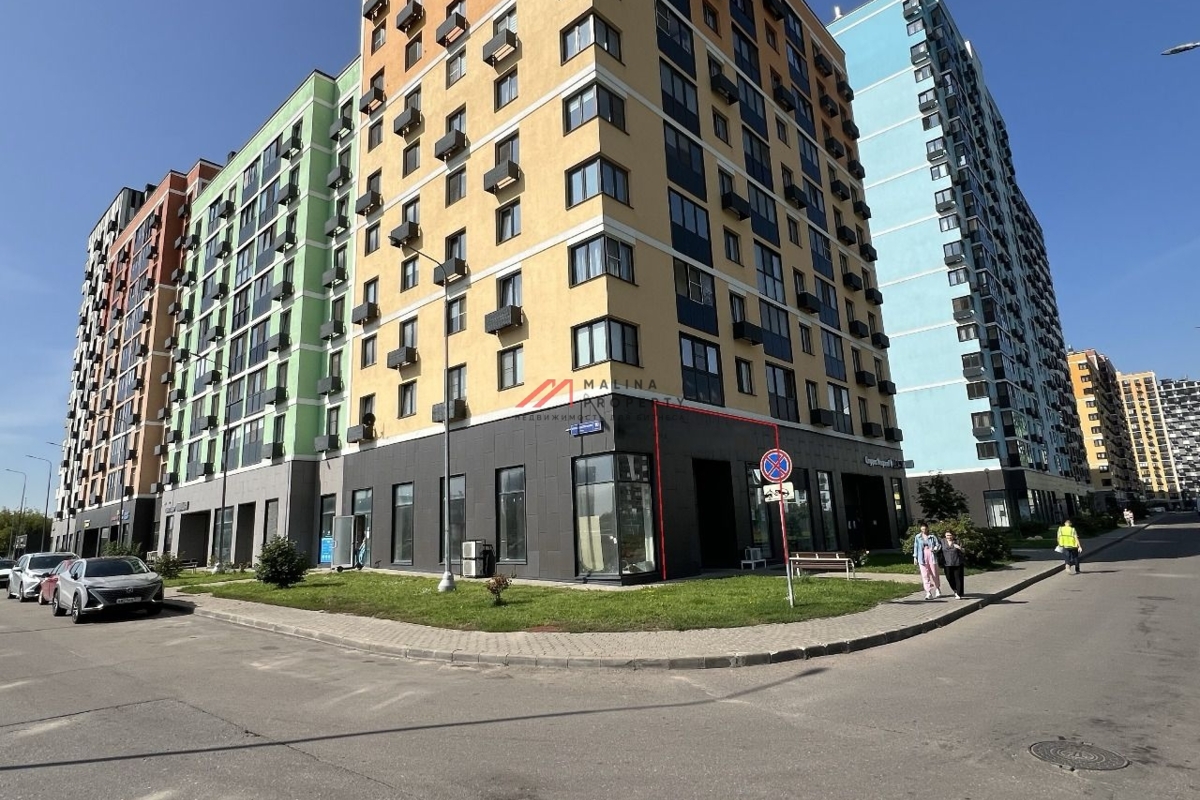 Продажа торгового помещения в ЖК "Лучи" 