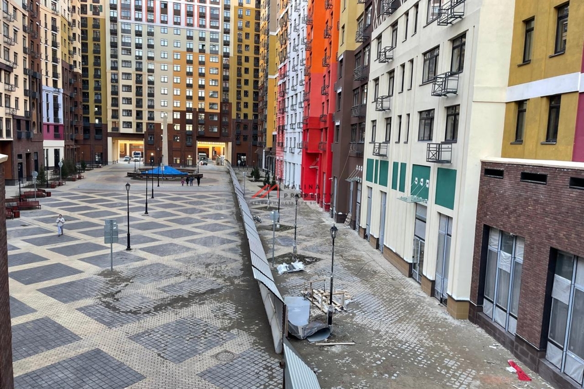 Продажа торгового помещения в ЖК "Римский"