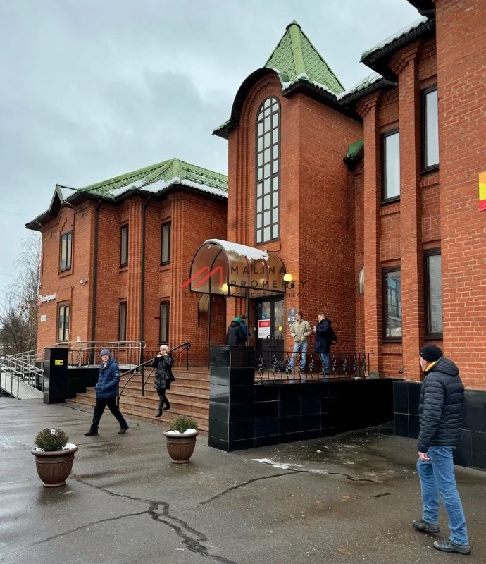 Продажа комплекса зданий с сетевыми арендаторами в г. Клин