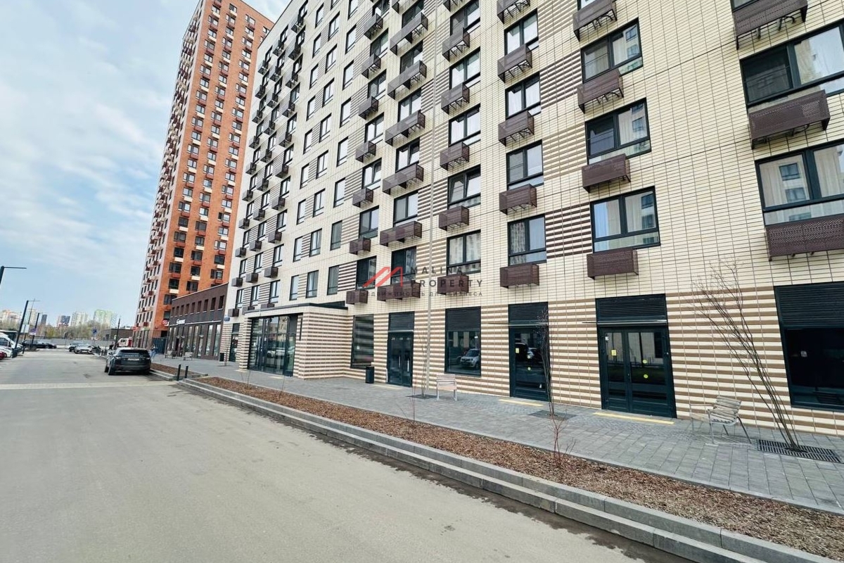 Продажа торгового помещения в ЖК "Зелёный парк"