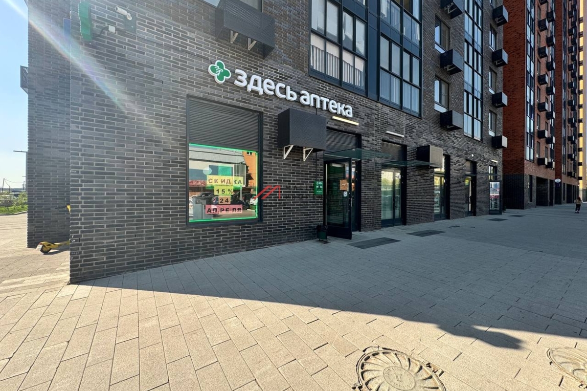 Продажа торгового помещения с арендатором Здесь аптека