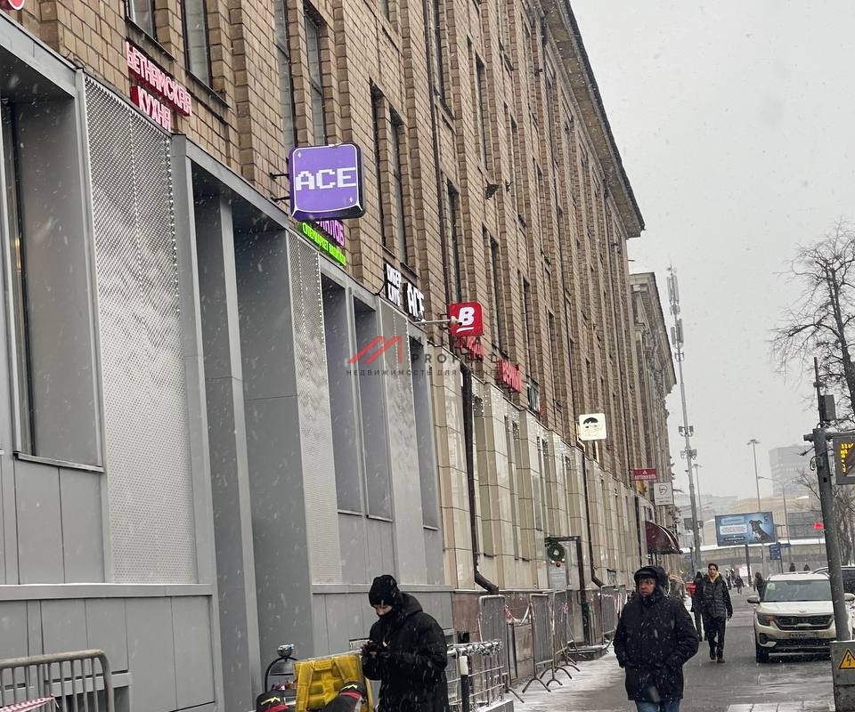 Продажа торгового помещения на выходе из метро