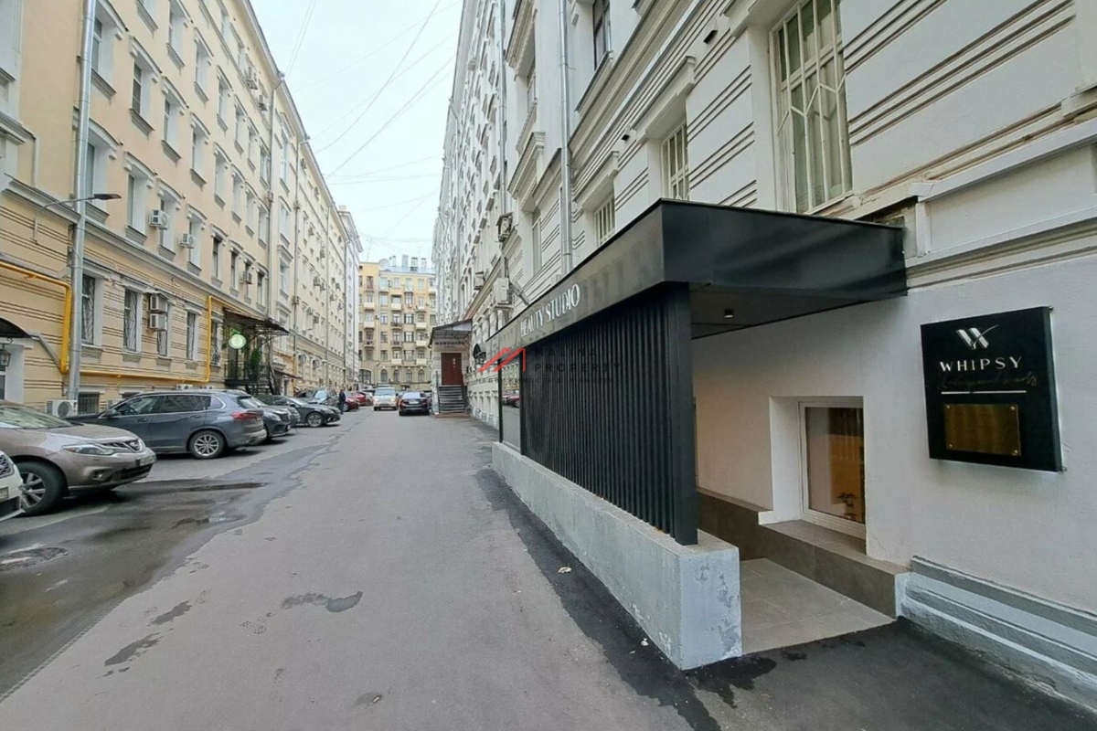 Продажа торгового помещения с арендатором на Тверской